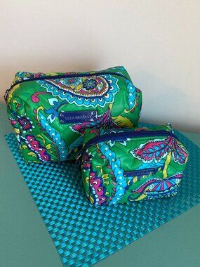 NWOT Vera Bradley Cosmetic Bags Set 2 Pc. Emerald Paisley